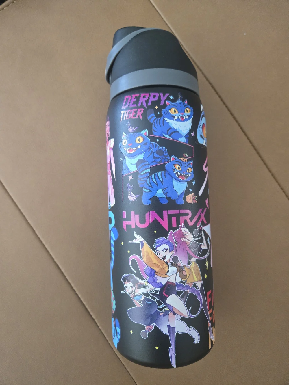NIB KPop Demon Hunters 32 oz Black Insulated Water Bottle Tumbler